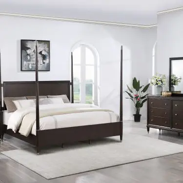 Emberlyn Four-Poster Bedroom Set Brown