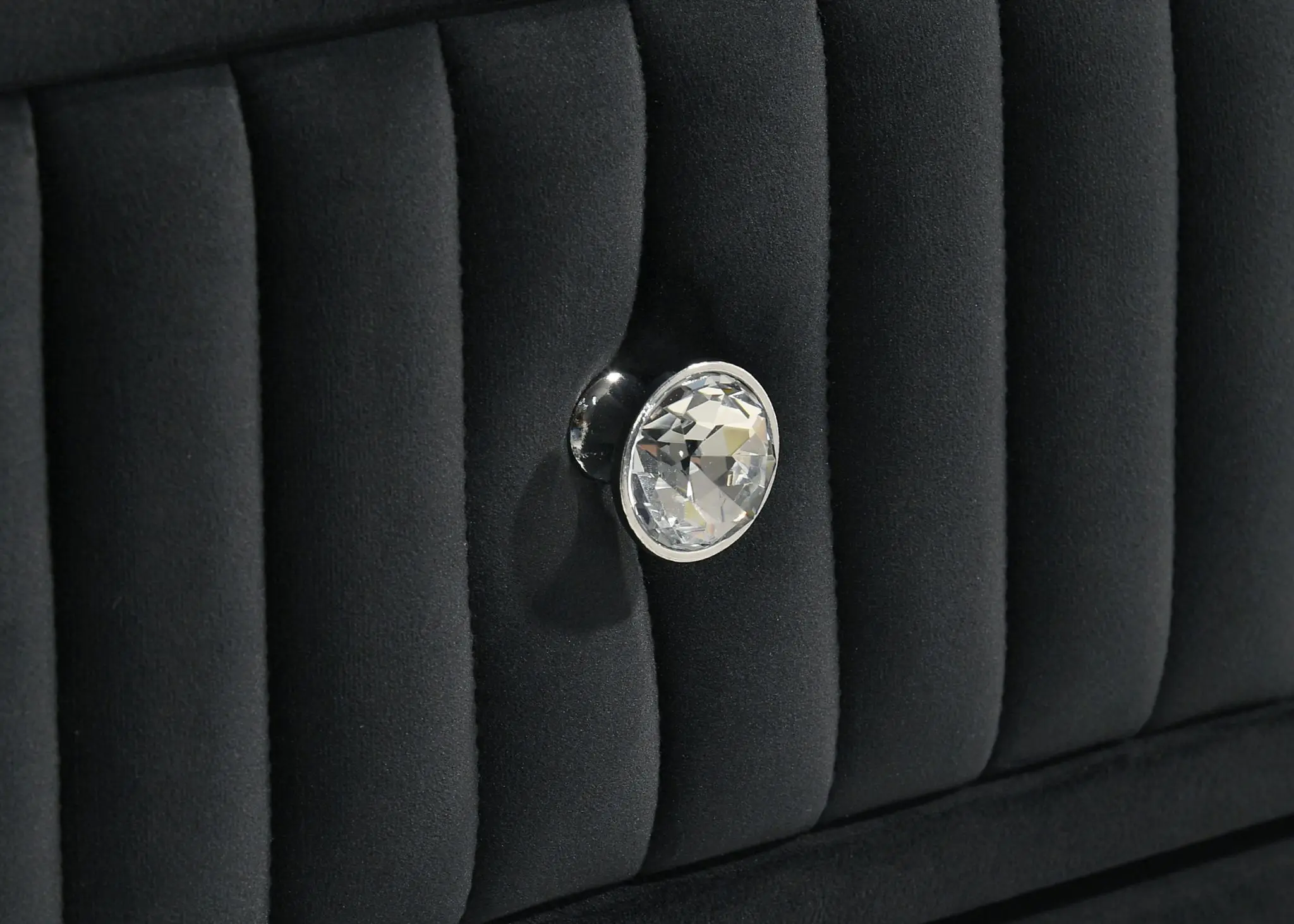 Ravenne Velvet Upholstered LED Bed Black - Image 14