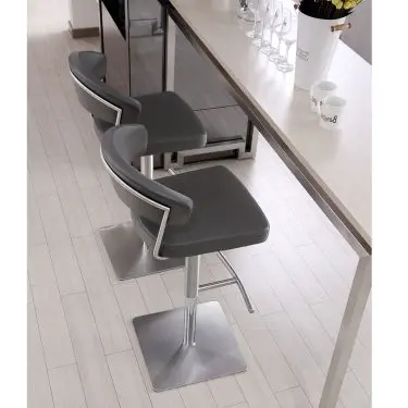 Maureen Barstool